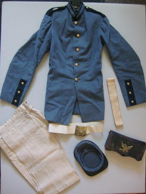 Civil War uniform with coat, belt, pants, hat and accessories